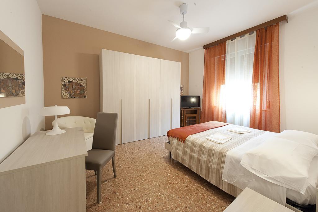 Gardenia Guest House Forlì Exteriör bild